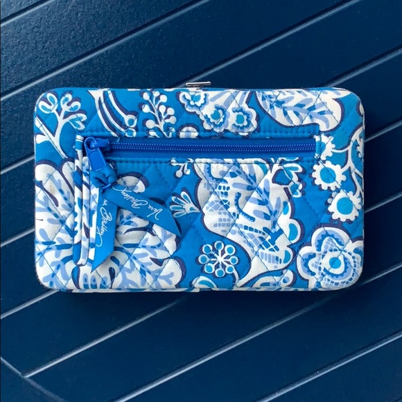 Bundle of Vera Bradley Essentials - Picture 2 of 14